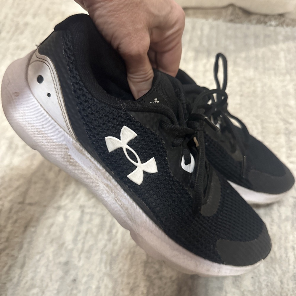 Under Armour Women's Running Shoes Athletic Black White Size 7
